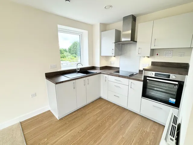 New Road, Tadley, RG26, photo 2