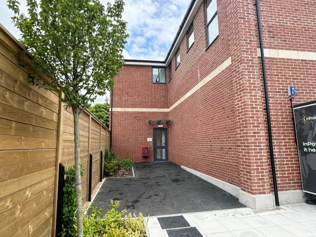 New Road, Tadley, RG26, photo 1