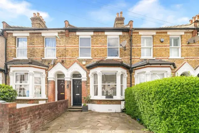 Walpole Road, London, E18