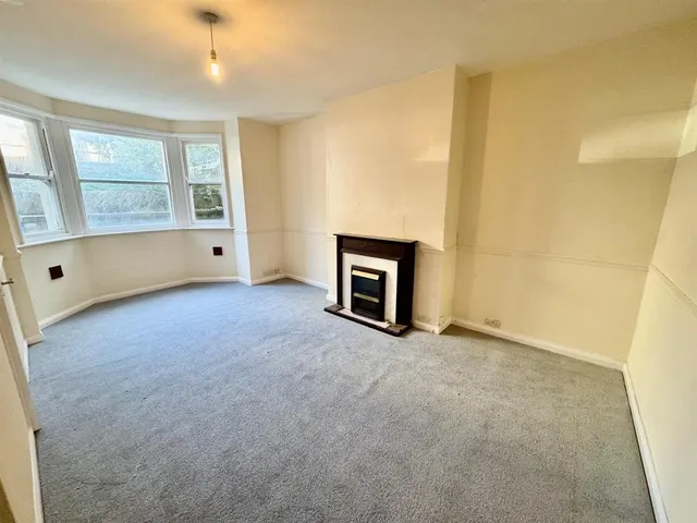 Grosvenor Crescent, Scarborough, YO11, photo 2