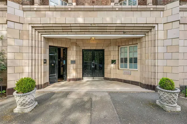 Photo 2 — Maida Vale, London, W9 1TA
