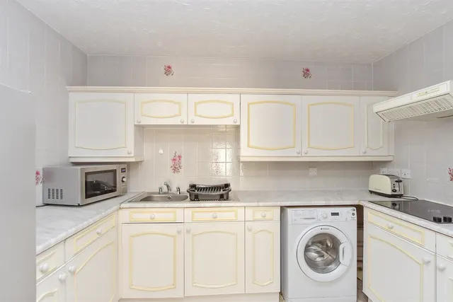 Barkers Court, Sittingbourne, ME10, photo 2