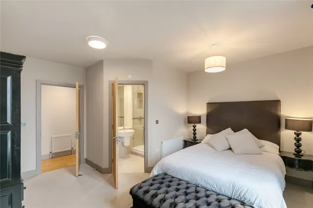Clapham Road, London, SW9, photo 3
