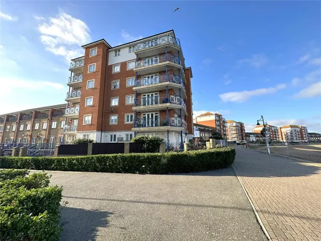 Dominica Court, Eastbourne, BN23, photo 1