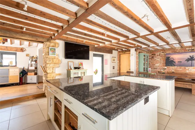 High Barn, Hungate End Farm, MK19, photo 3