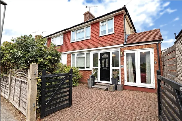 Rydens Way, Woking, GU22, photo 1
