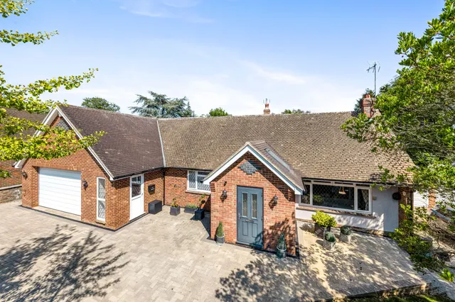 Thornden, Cowfold, RH13, photo 1