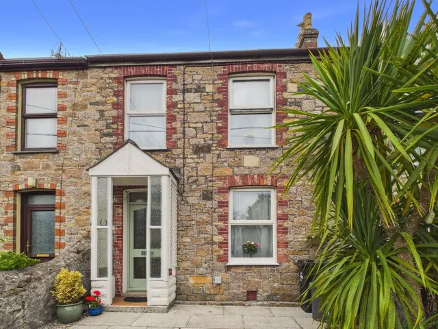 Woodland's Terrace Lanner, Redruth, photo 1