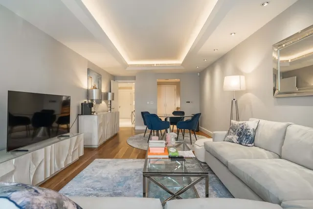 Photo 2 — Lancelot Place Knightsbridge SW7