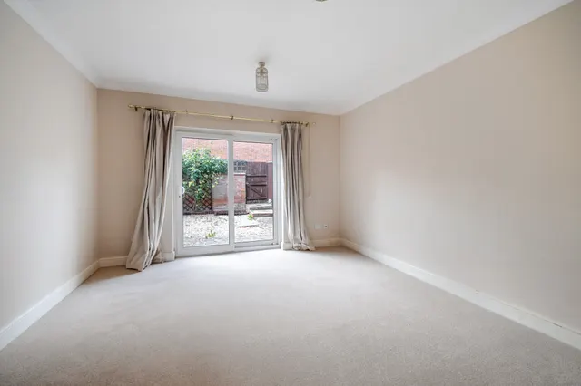 Photo 3 — St. Georges Mews Bear Lane, Farnham, GU9