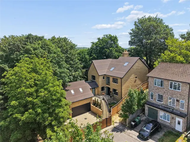 Haywards Close, Henley-on-Thames, Oxfordshire, RG9 1UY, photo 1