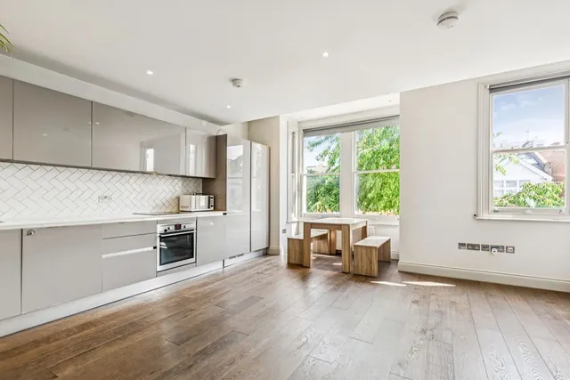 Willcott Road, W3, photo 2