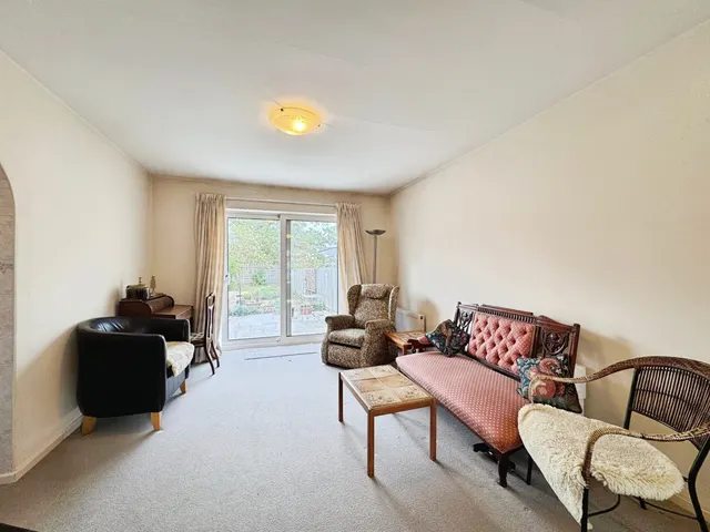 Kenilworth Road, Edgware, HA8, photo 2