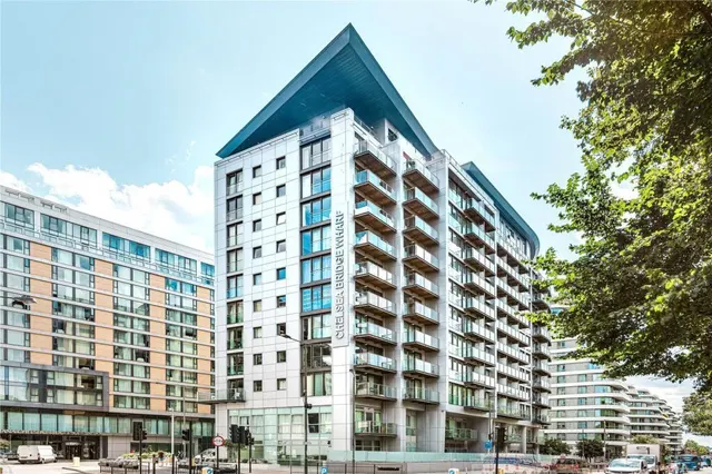 Queenstown Road, London, SW11, photo 3