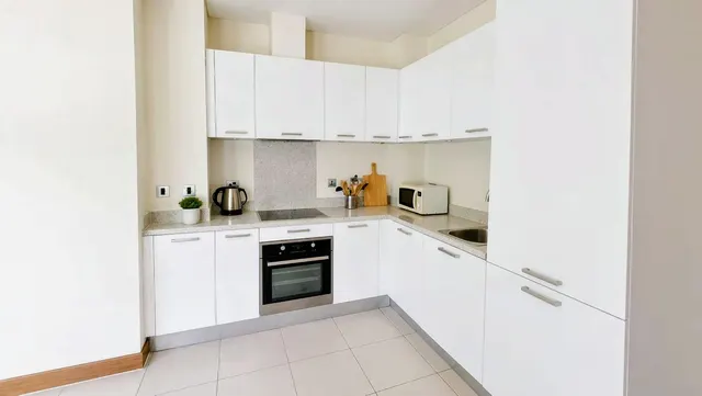 Queenstown Road, London, SW11, photo 2