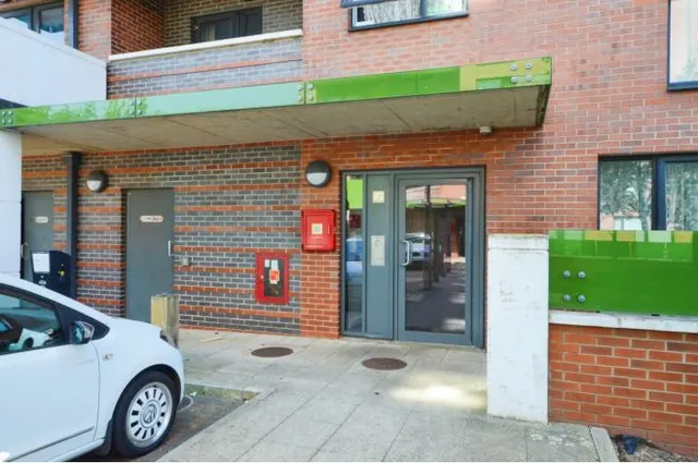 Matthews Close, Wembley, HA9, photo 2