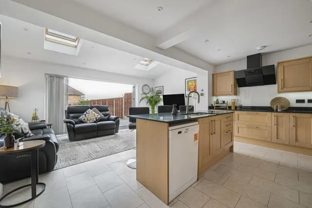 Glenhurst Avenue, Bexley, DA5, photo 2
