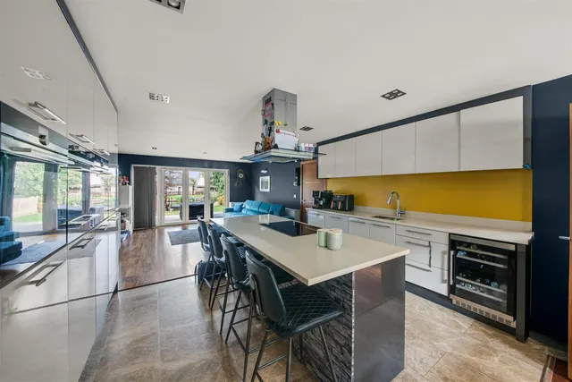 Kings Mill Way, Denham, photo 1