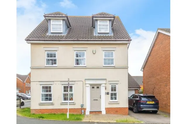 Nicolson Drive, Leighton Buzzard, photo 1