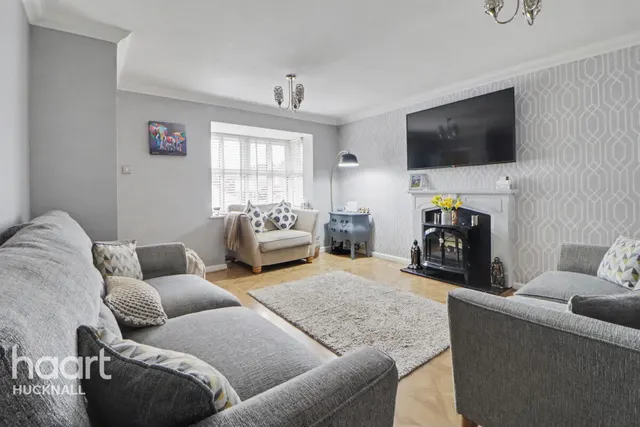Church Lane, Nottingham, NG15, photo 3
