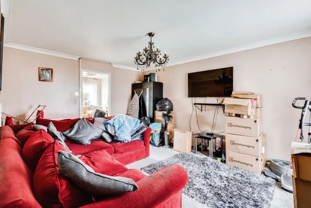 Photo 3 — Austen Crescent, Swindon, Wiltshire, SN3