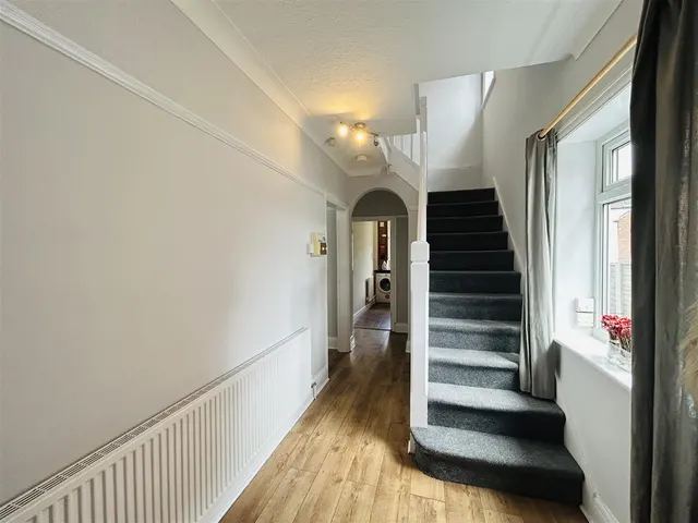 Winston Mount, Headingley, LS6, photo 3
