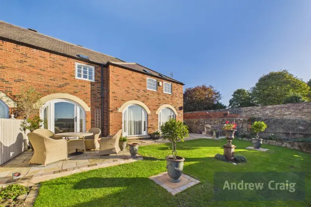 Yellow Leas Farm, East Boldon, NE36, photo 1