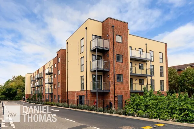 Sewardstone Road, Waltham Abbey, EN9, photo 1