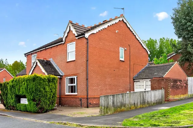 Petty Whin Close, Harrogate, photo 1