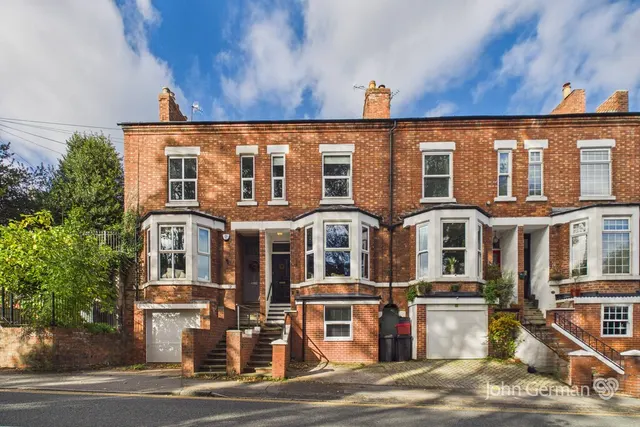 3 bedroom house, Bondgate, Castle Donington
