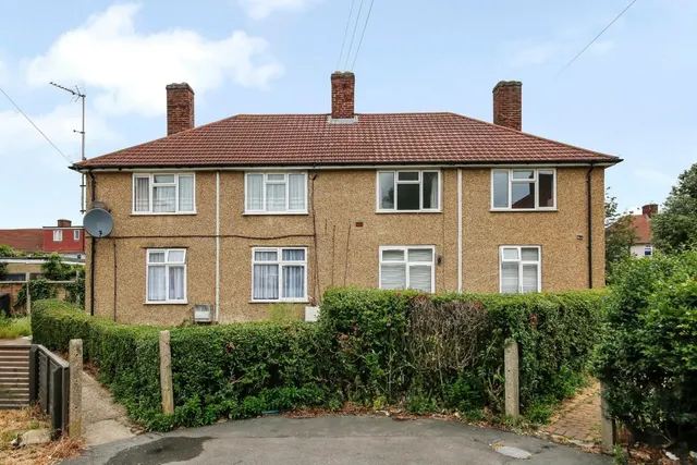 Bentry Road, Dagenham, RM8, photo 1