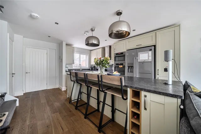 Willow Bank, Woking, GU22, photo 3