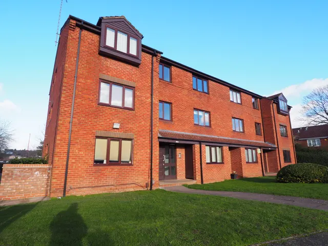 Rednal Mill Drive, Rednal, Birmingham, B45 8XY, photo 1