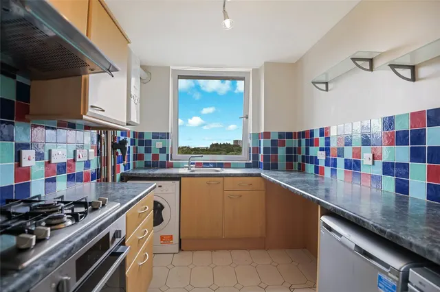 Photo 2 — Sherbrooke Drive, Glasgow, Glasgow City, G41