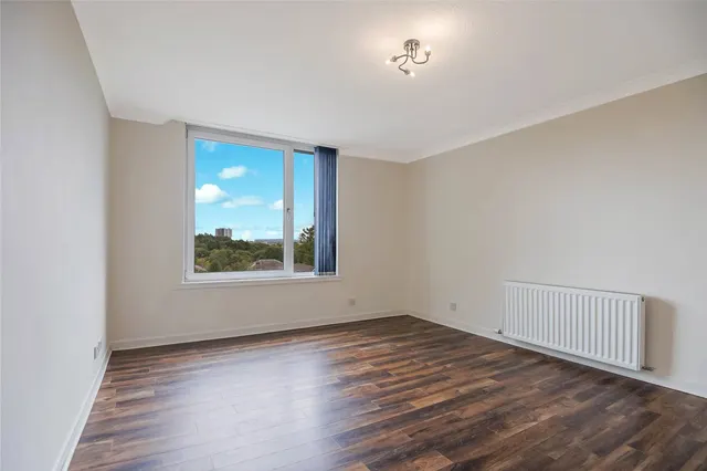 Photo 3 — Sherbrooke Drive, Glasgow, Glasgow City, G41