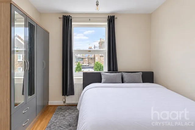 Kangley Bridge Road, London, SE26, photo 3
