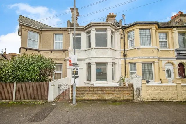 St. Andrews Road, Clacton-On-Sea, photo 1