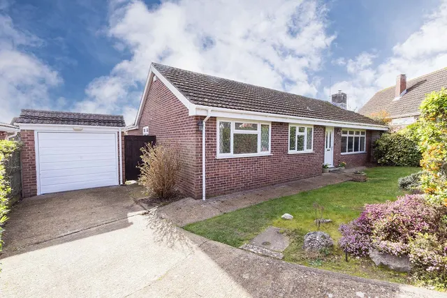 Photo 2 — Hungerford Drive, Maidenhead, Berkshire SL6 7UT