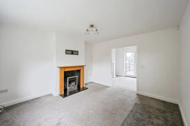 St. Marys Road, Edlington, DN12, photo 2