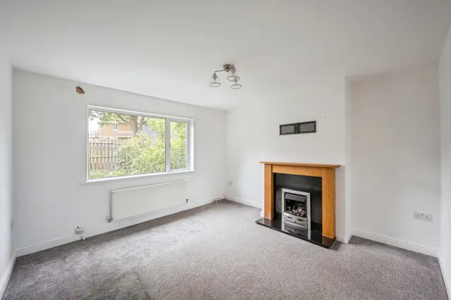 St. Marys Road, Edlington, DN12, photo 3
