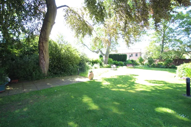 Photo 2 — Goulding Court, Beverley