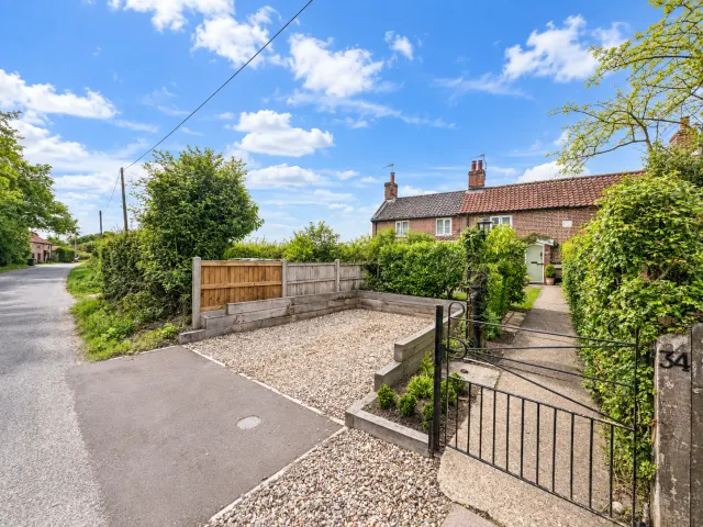 Station Road, Geldeston, photo 2