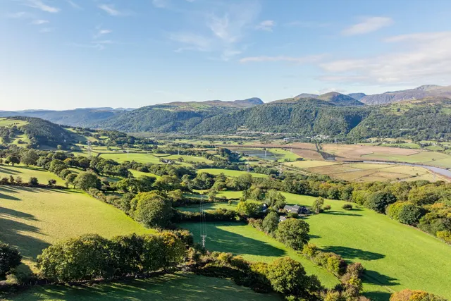 Photo 2 — Eglwyabach, Conwy, Conwy, LL28 5SA