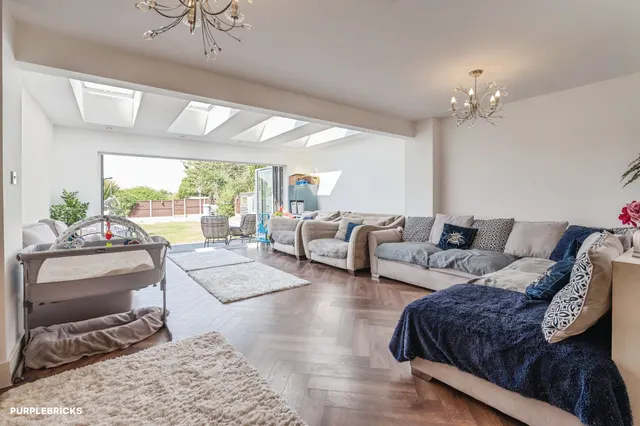 Springfield Drive, Westcliff-On-Sea, SS0, photo 3