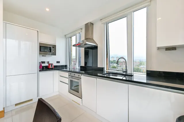Photo 3 — Flat 28, 36 Churchway, London