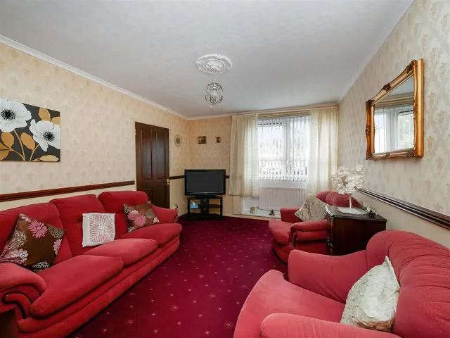 Belvoir Drive, Belvoir Park, BT8, photo 3