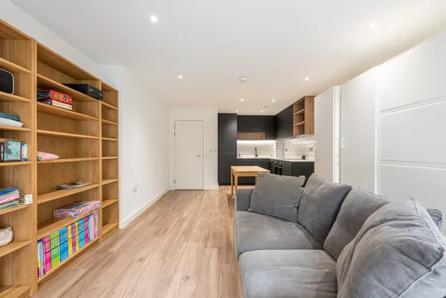 Photo 3 — Flat 20, Fermont House, LONDON