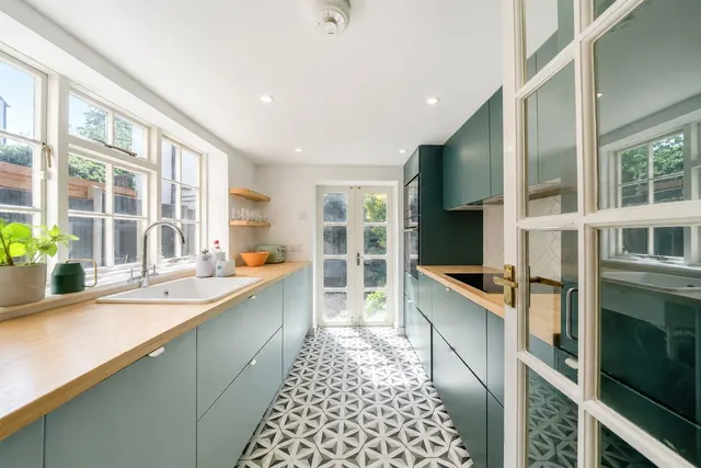 Photo 2 — Furzefield Road, SE3