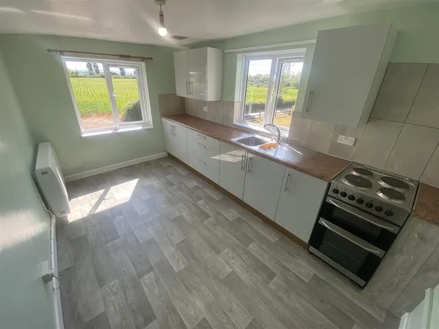 Photo 2 — The Olde Stores & Bakery Stathe Road, Burrowbridge, Somerset TA7 0RY
