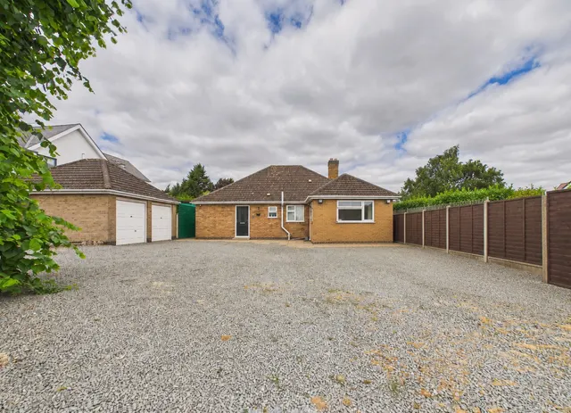 Woodgate Road, Burbage, LE10, photo 1